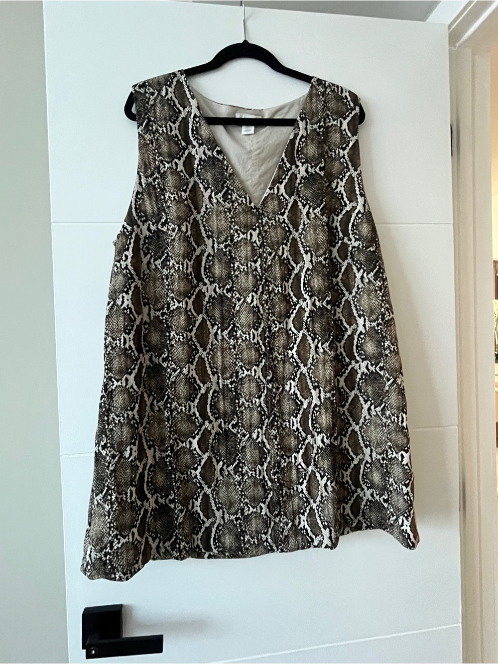H&M Women’s XL Snakeskin Print Sleeveless V-Neck A-Line Shift Dress Pockets